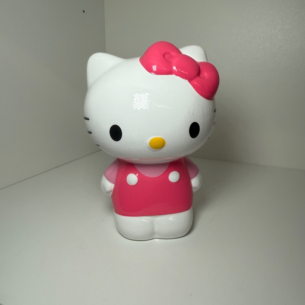 Hello‎ kitty pencil holder